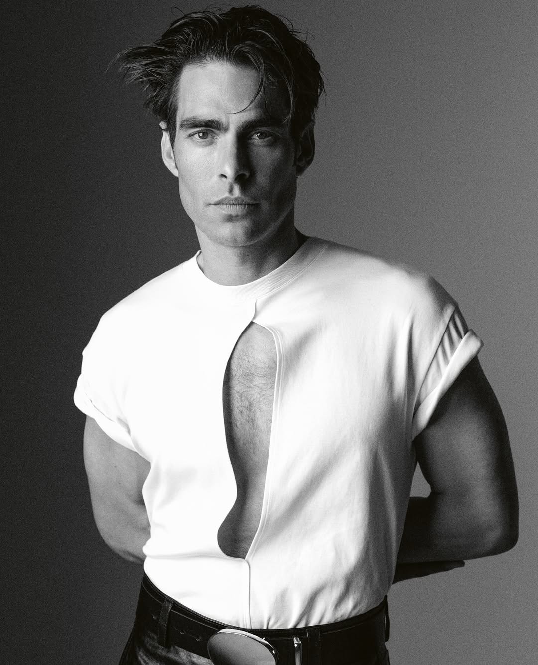 Jon Kortajarena: Dark Romance and Intellectual Masculinity